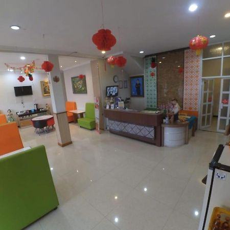 Cabin Hotel Sutomo Yogyakarta Exterior foto