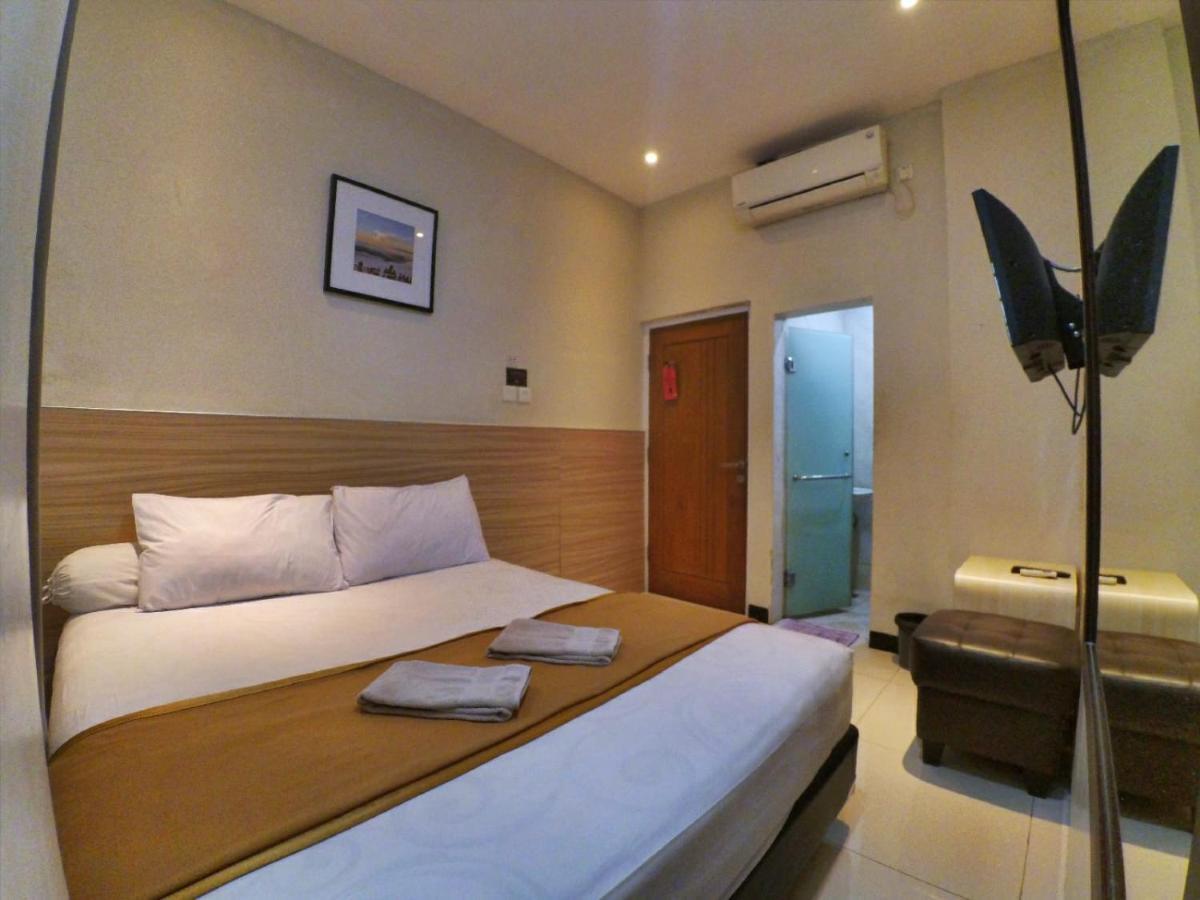 Cabin Hotel Sutomo Yogyakarta Exterior foto