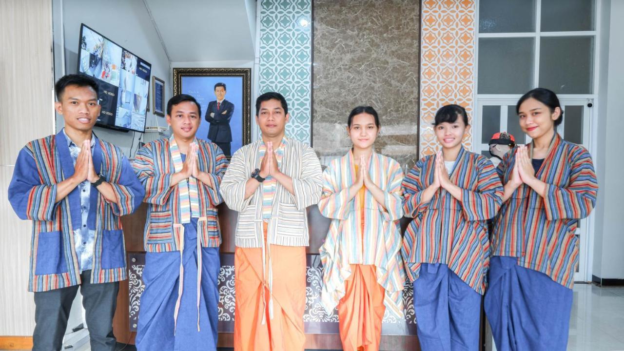 Cabin Hotel Sutomo Yogyakarta Exterior foto