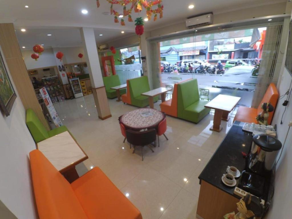 Cabin Hotel Sutomo Yogyakarta Exterior foto